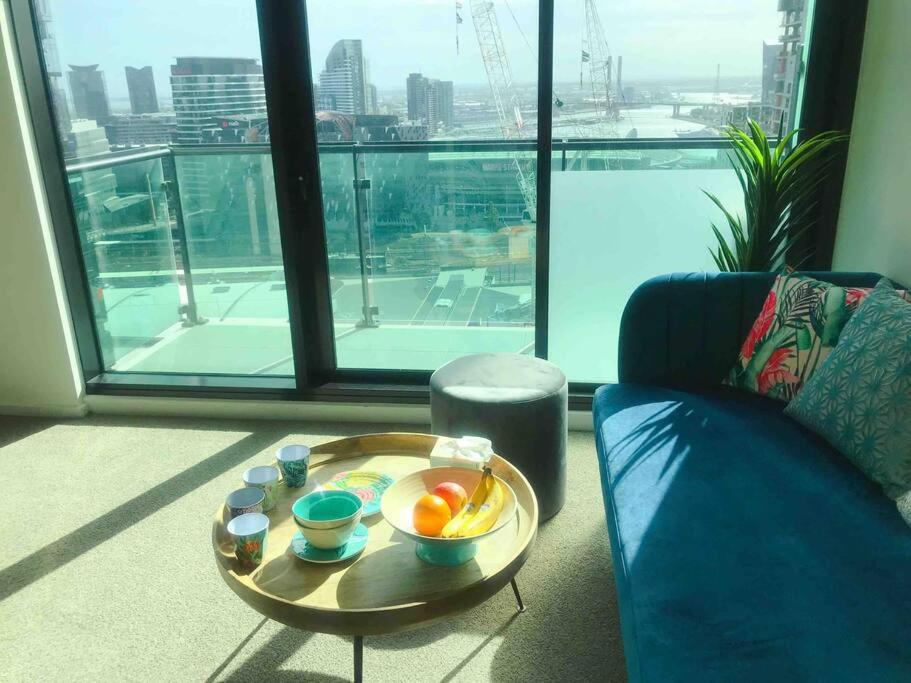 Stylish CBD Near Southern Cross with Balcony/POOL/GYM