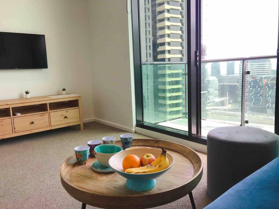 Stylish CBD Near Southern Cross with Balcony/POOL/GYM