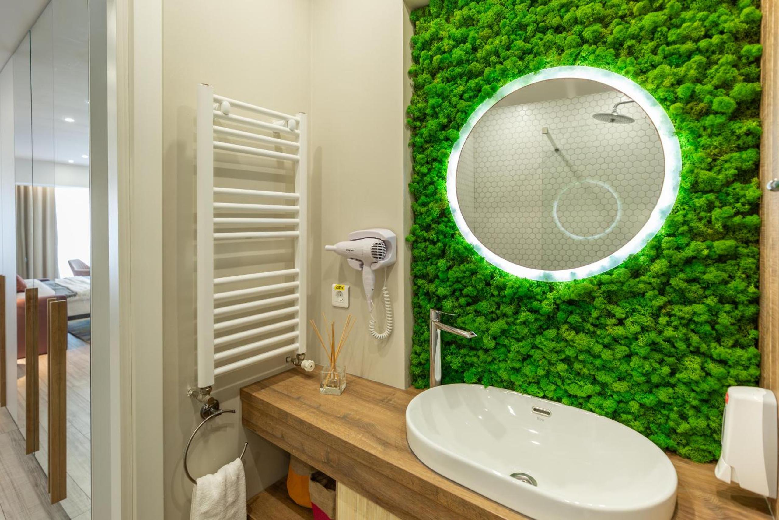 Ultracentral Studio: Explore the City in Style