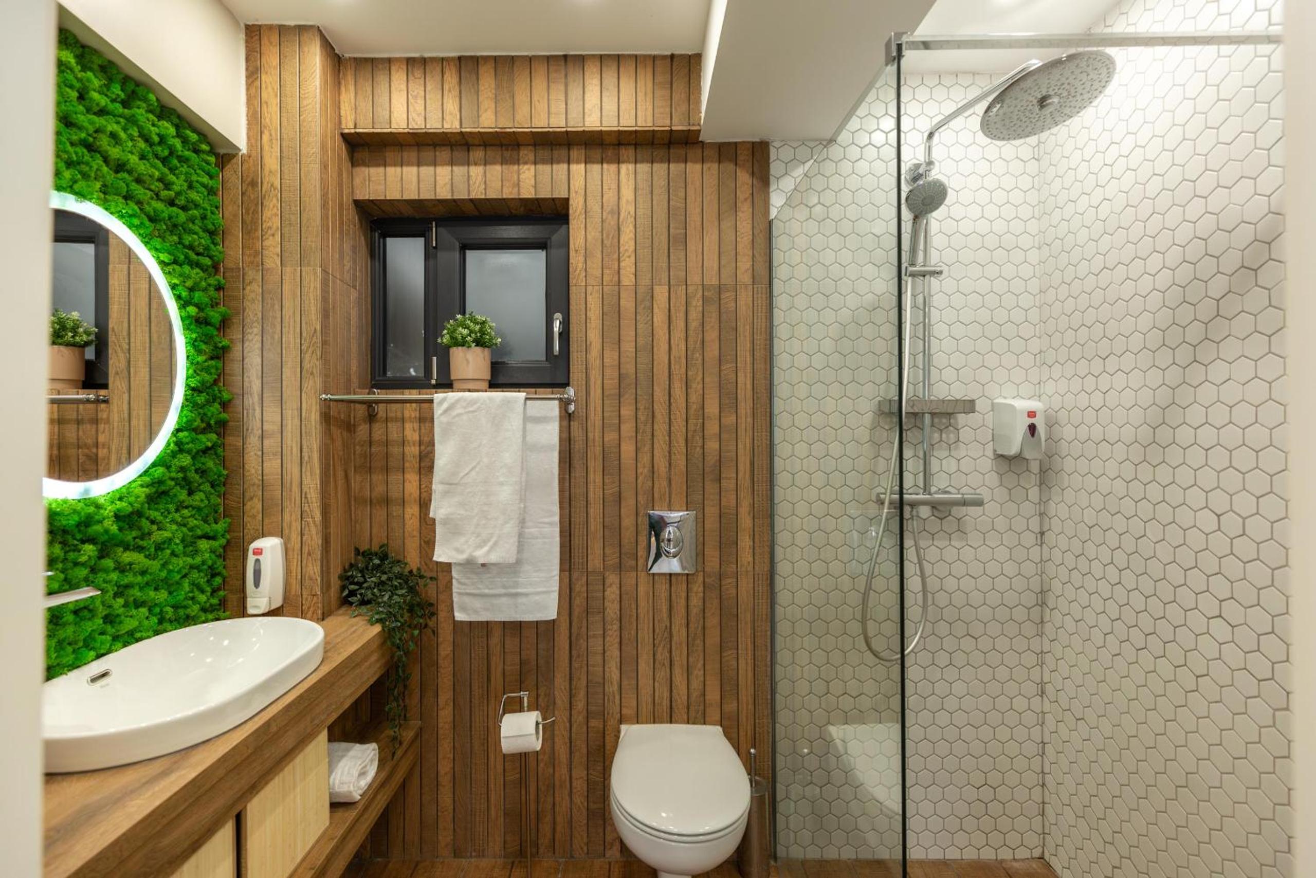 Ultracentral Studio: Explore the City in Style