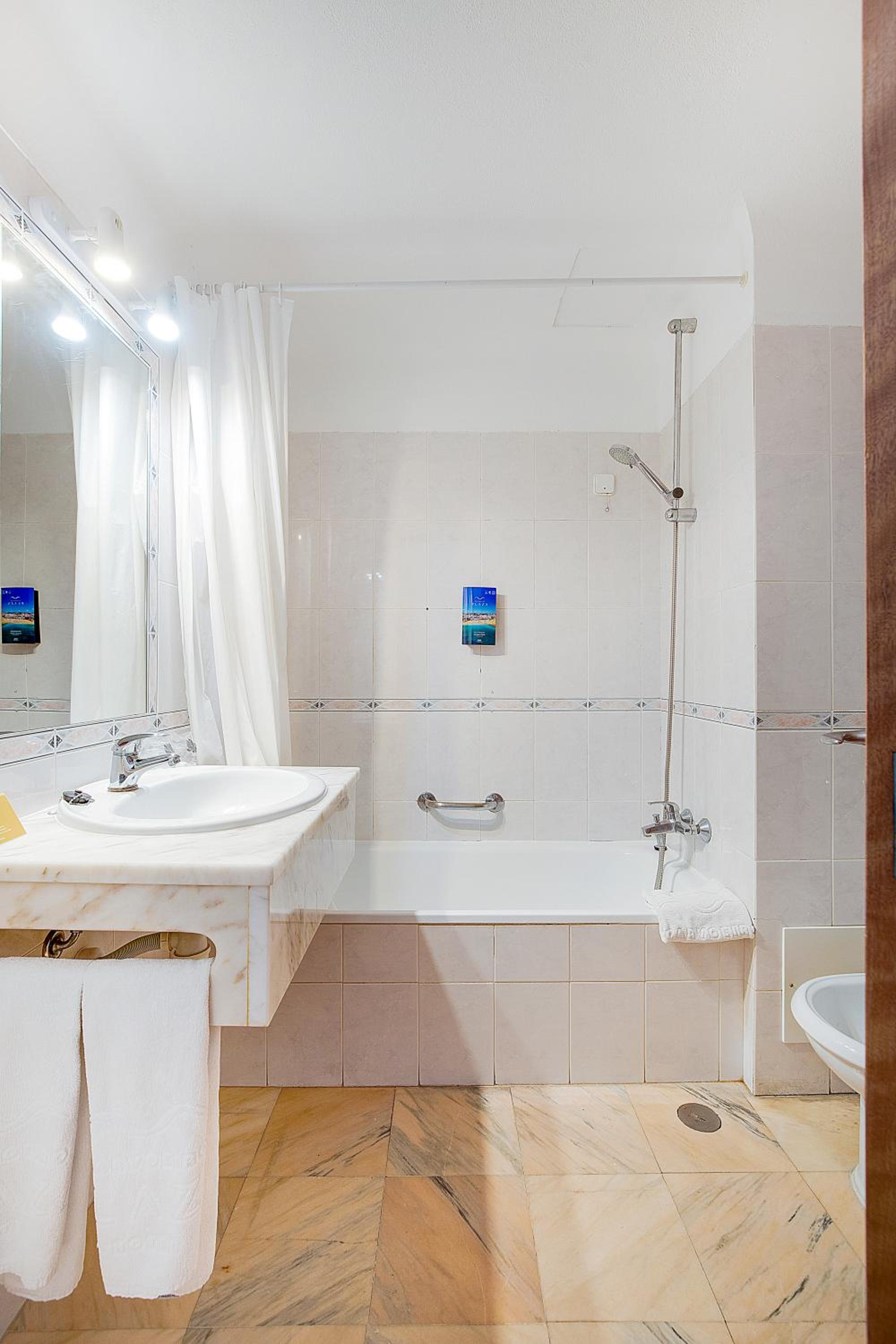 Carvoeiro Vacations - Hotel Carvoeiro Plaza - Property Image 62