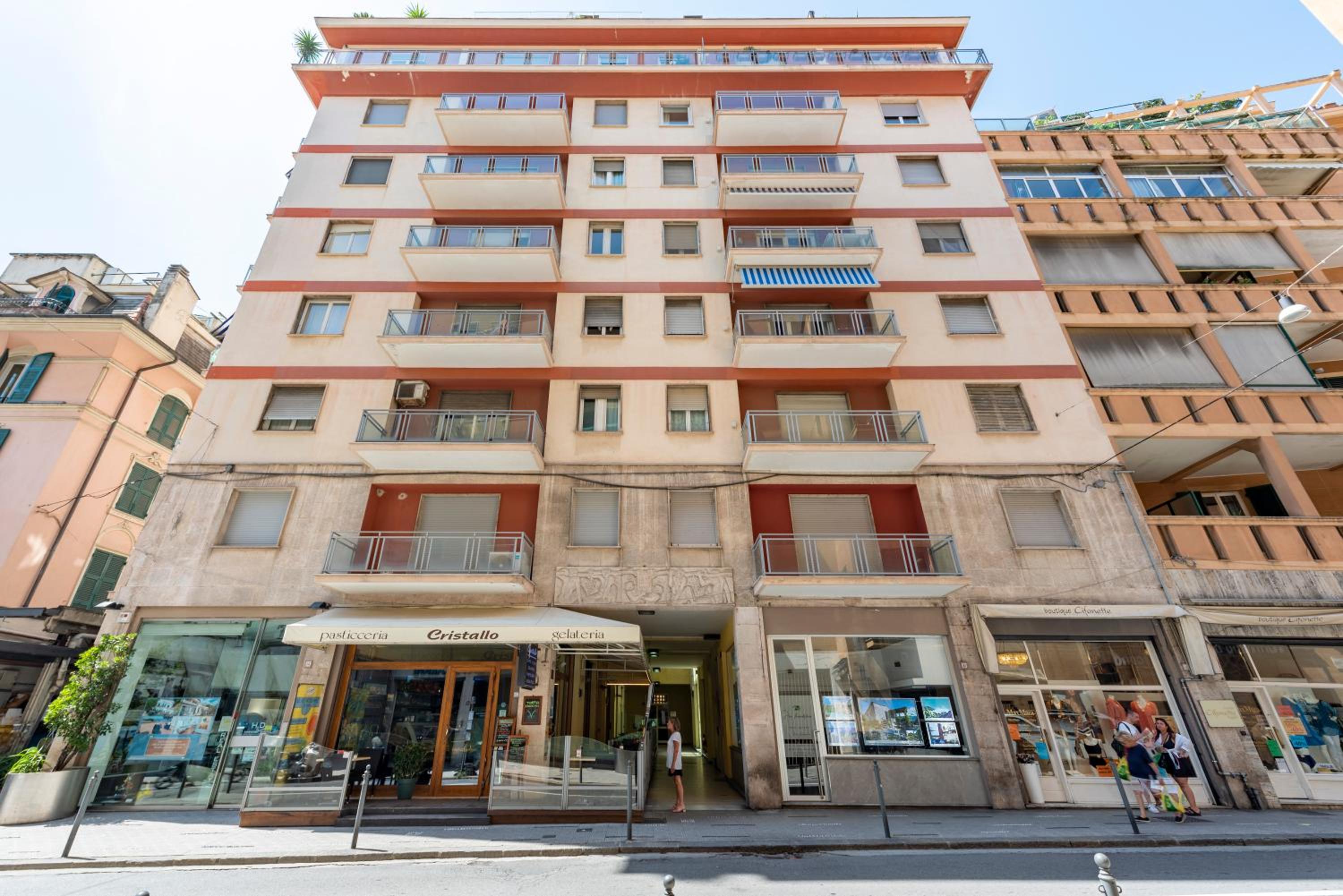 JOIVY Beautiful family flat with a Sea View view 3