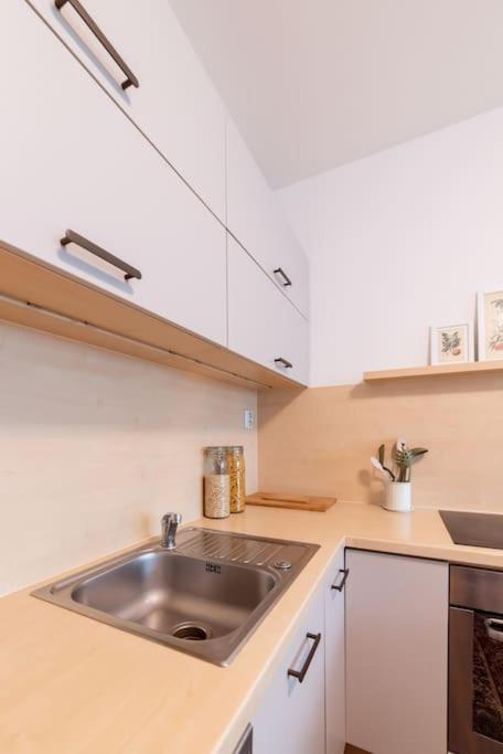 Grape Apartment