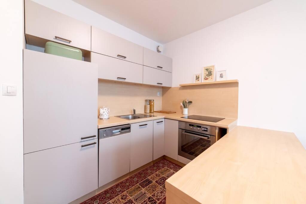 Grape Apartment
