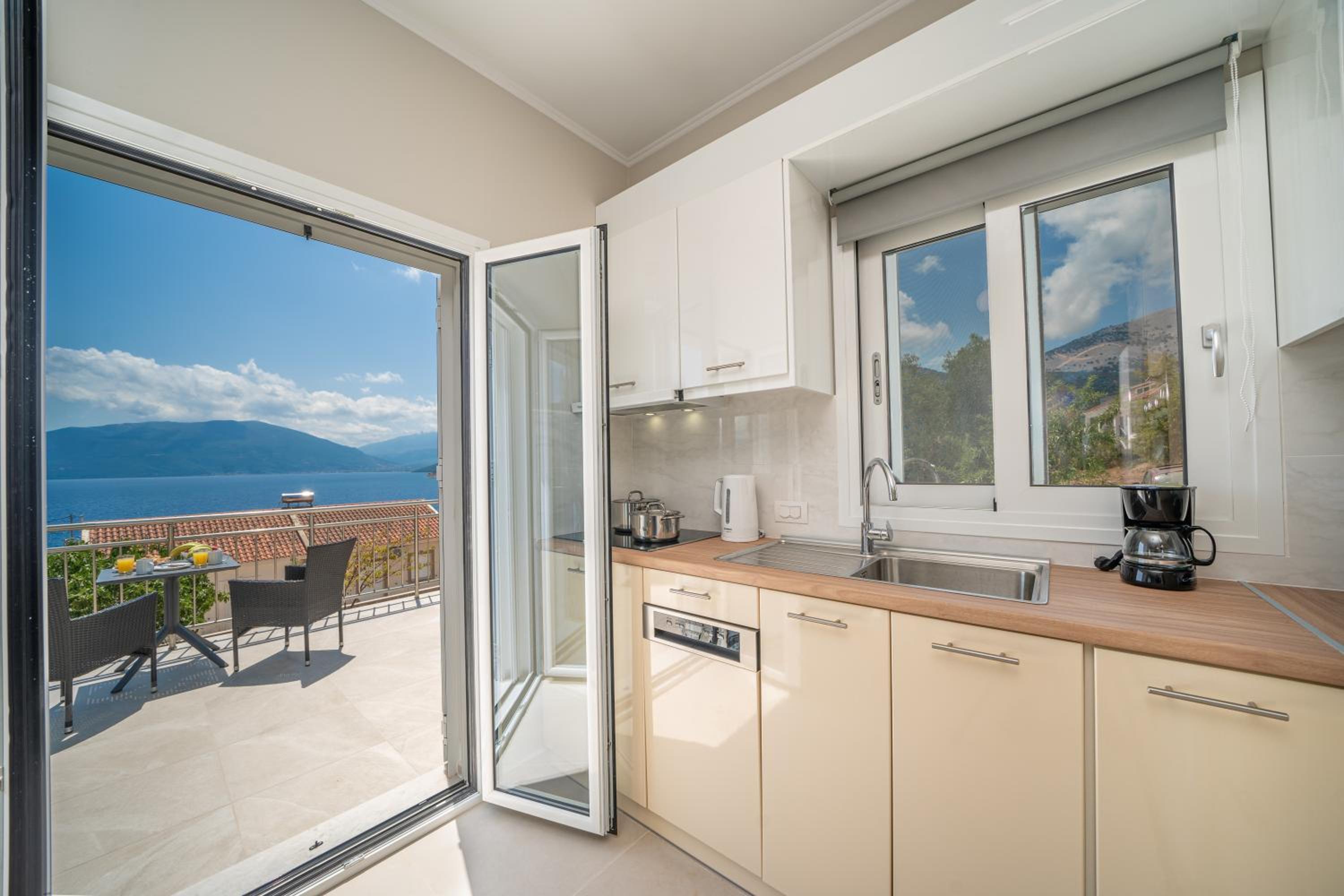 Maritina's Apartments amazing sea view