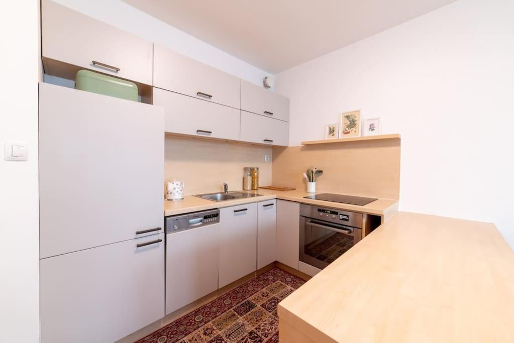 Grape Apartment