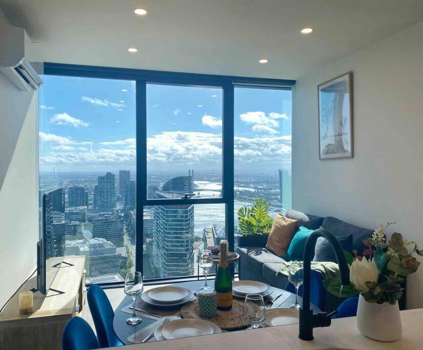 41st Floor! Premier 2B2B SkyStay@Southern Cross