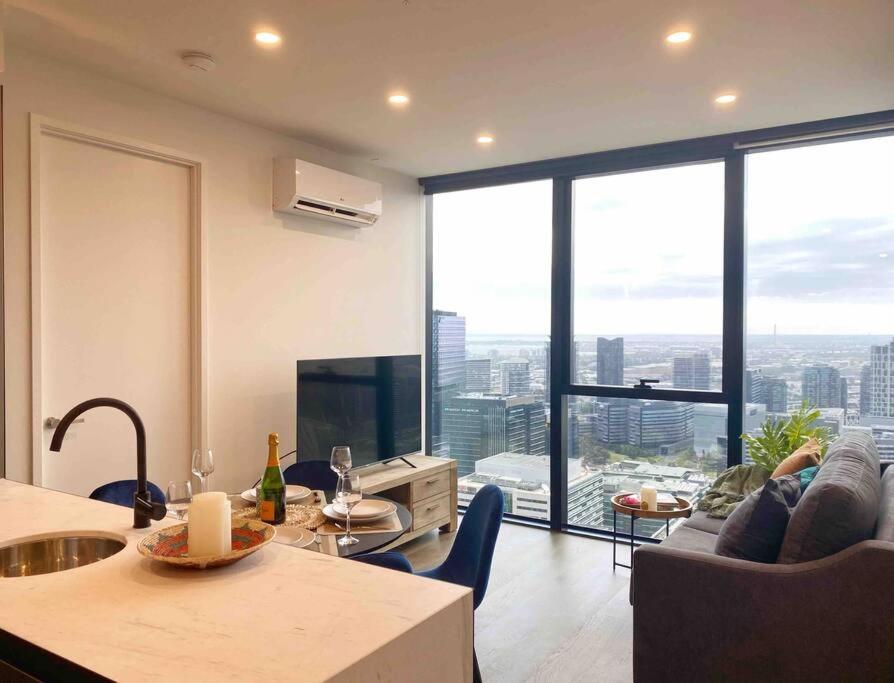 41st Floor! Premier 2B2B SkyStay@Southern Cross