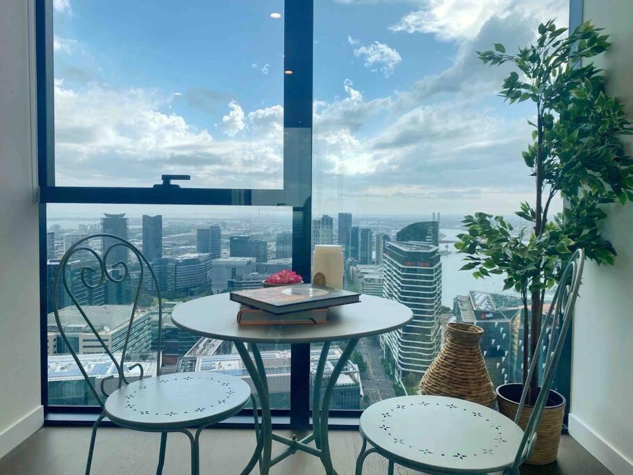 41st Floor! Premier 2B2B SkyStay@Southern Cross