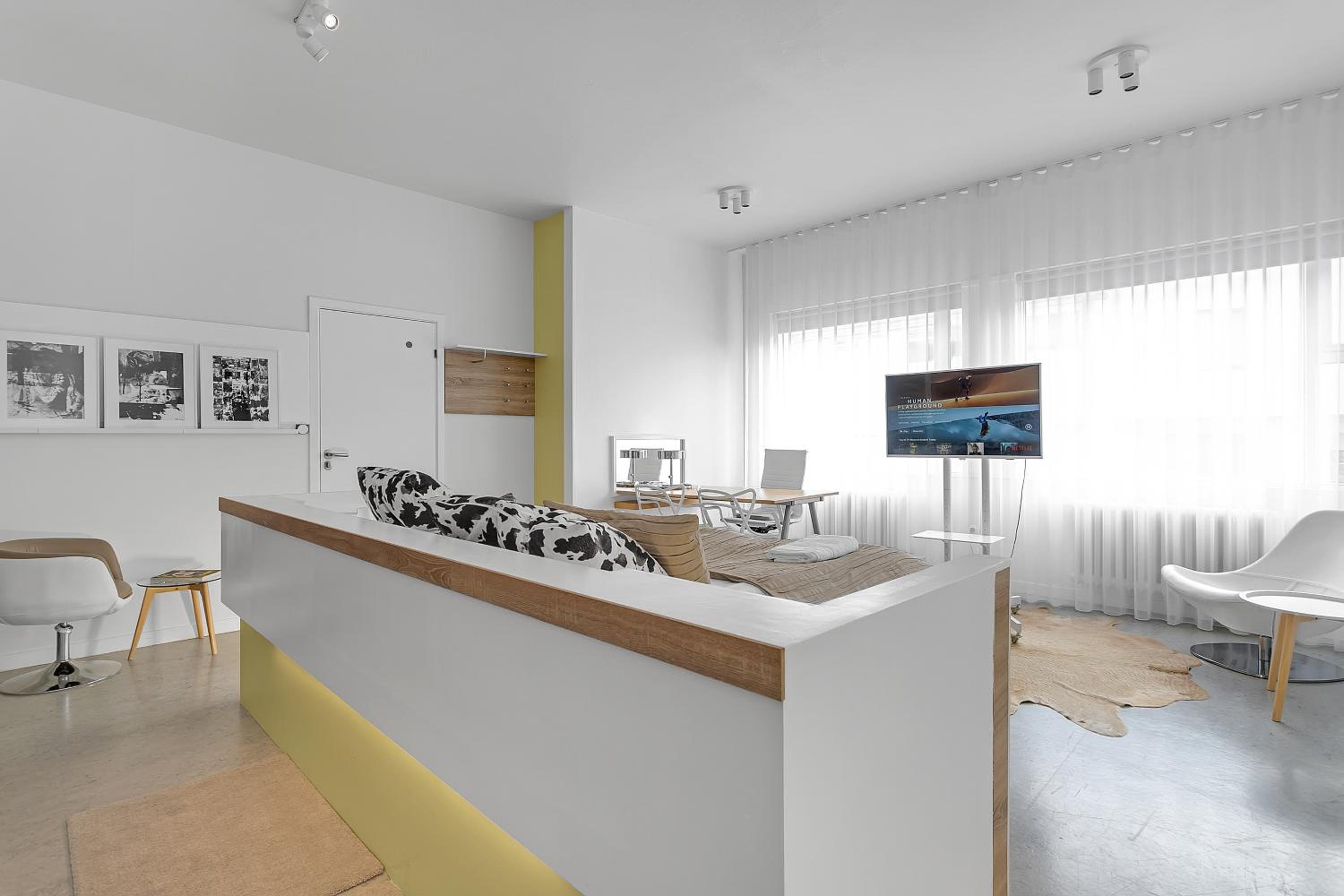 3BR City Center - Mountain View & Free Parking view 3