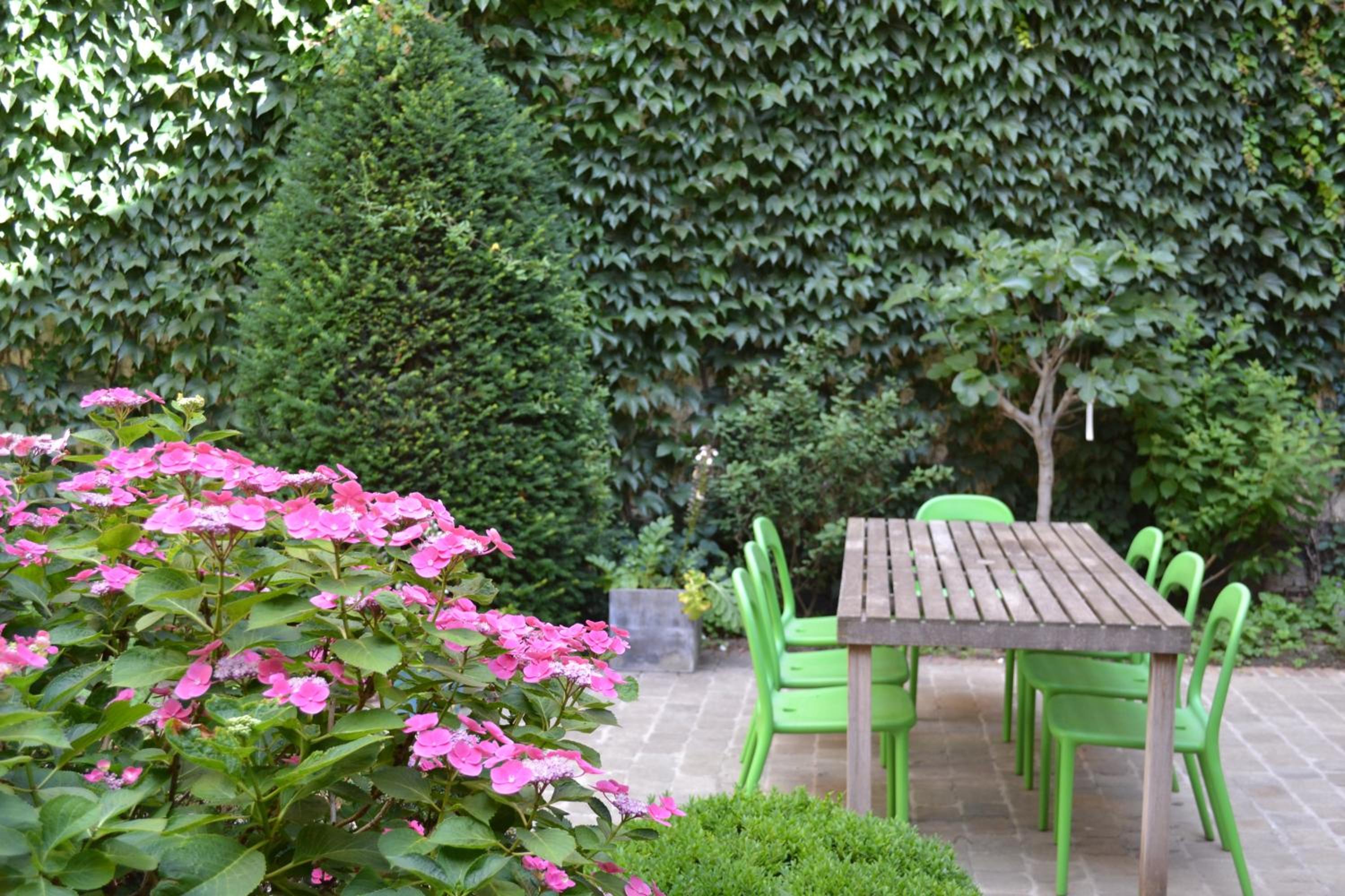 Pauline Loveling apartment with quiet garden and 2 bathrooms