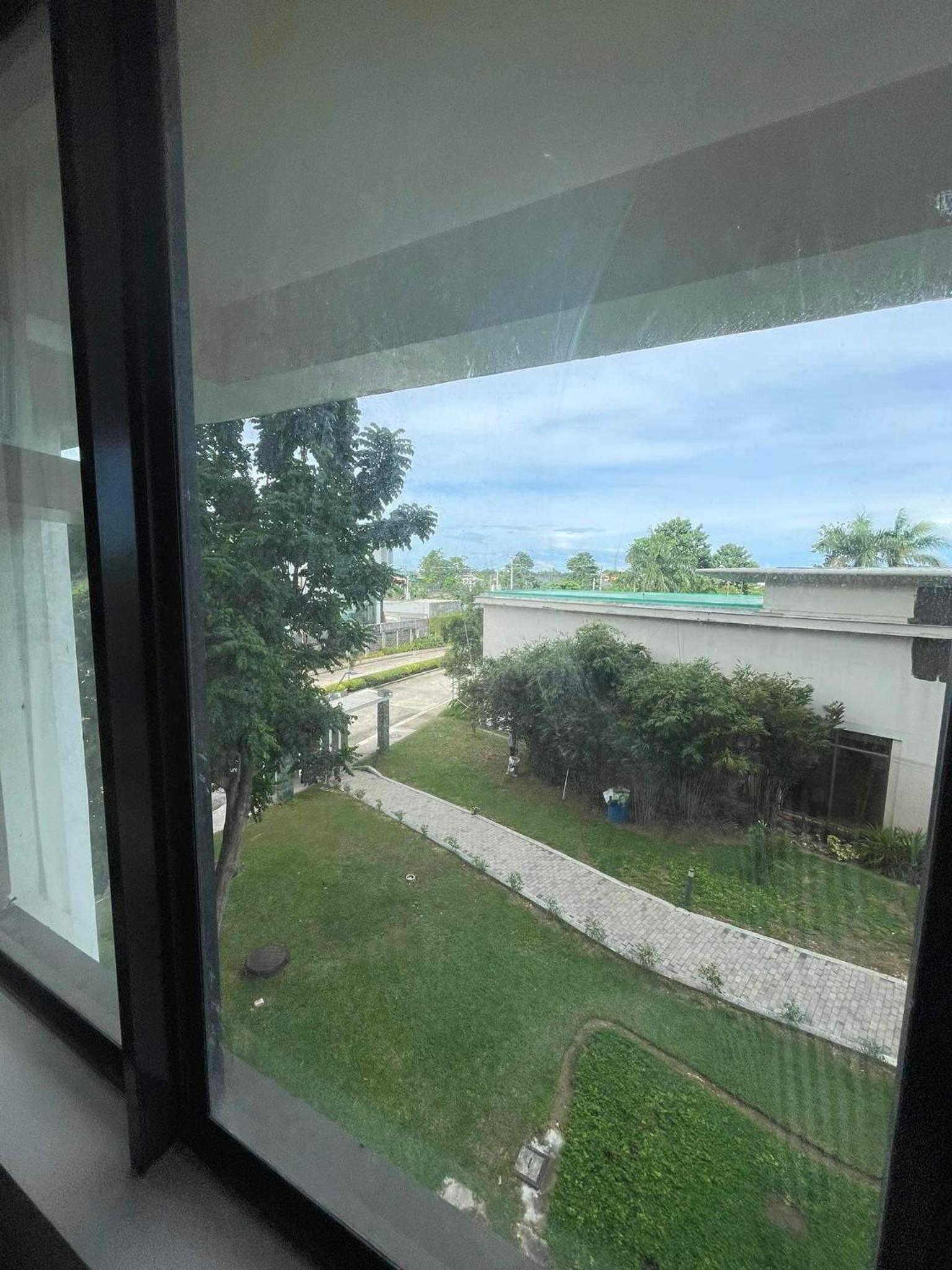1BR Condo fully furnished in Lapu Lapu, Cebu, near the airport ! view 2