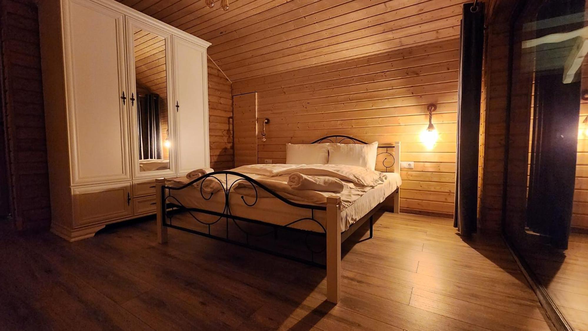 Cabanele CARMEL
