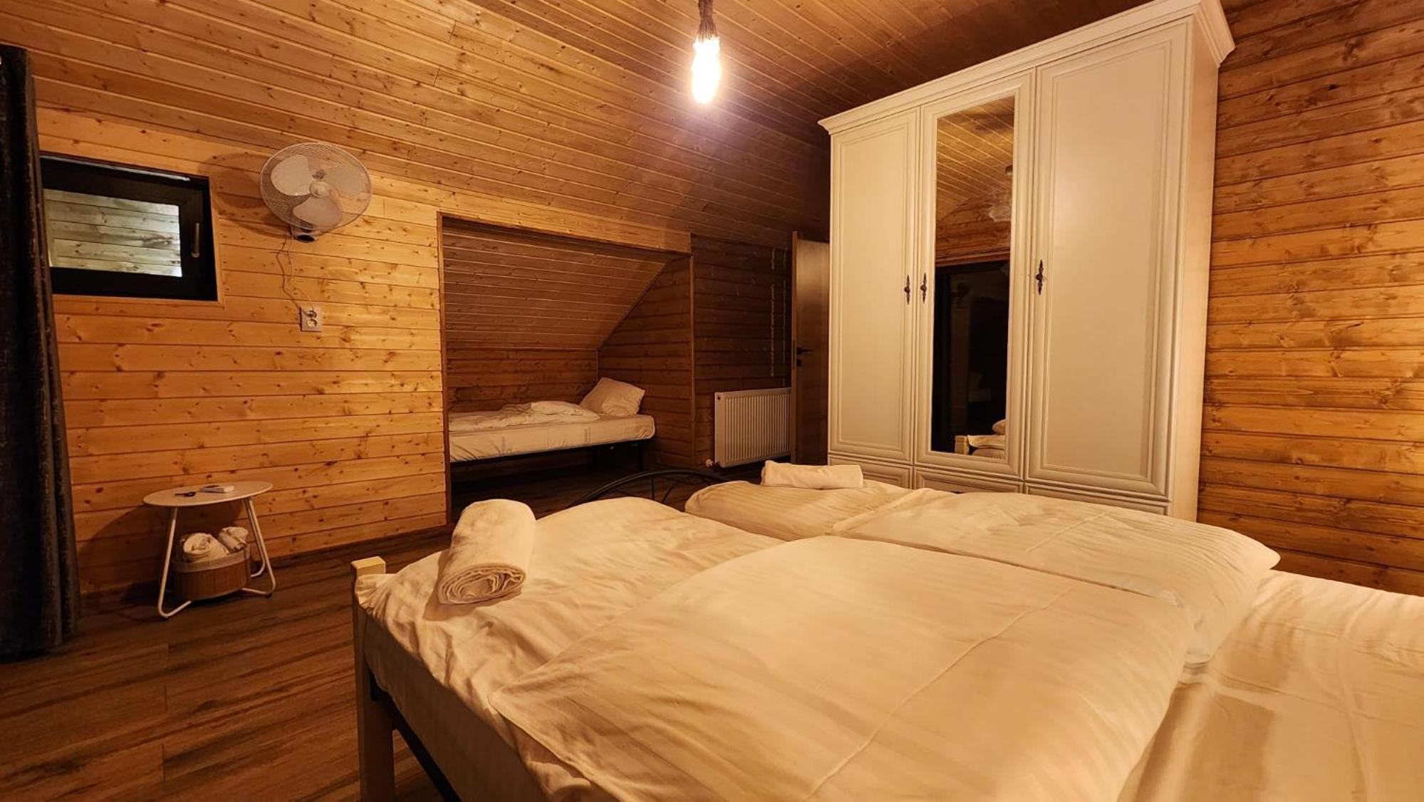 Cabanele CARMEL