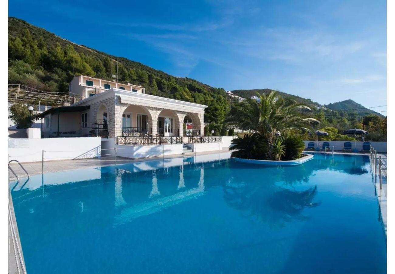 Sunset Triple 1 photo 4