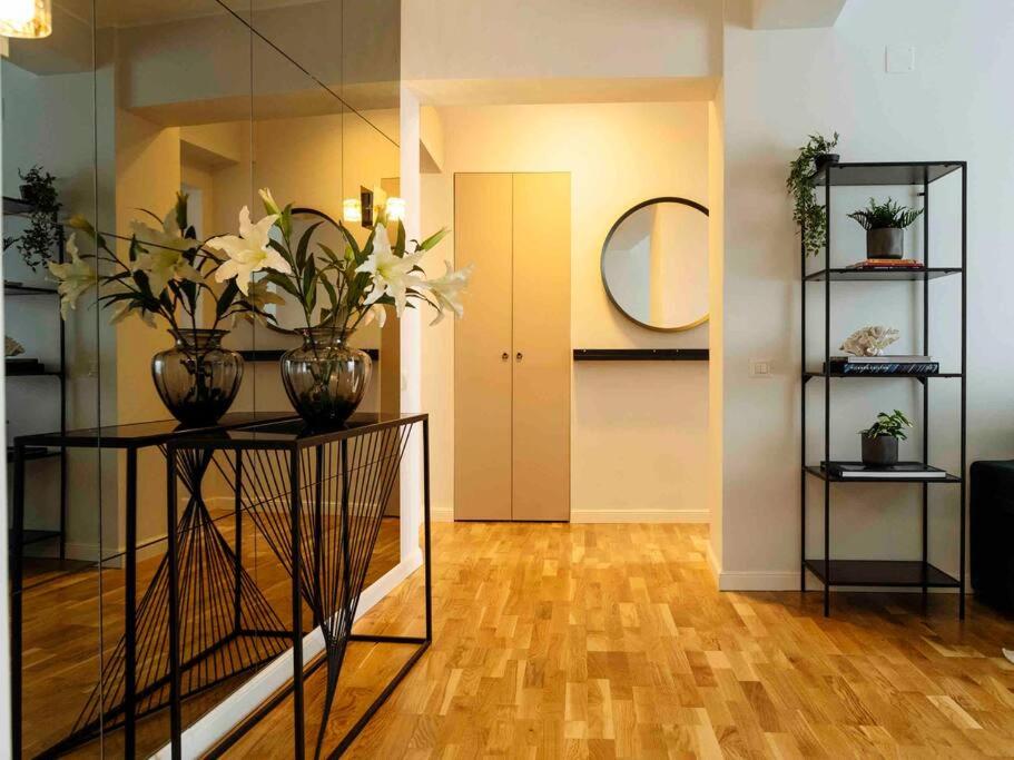 Sunny Large Flat - Top Location - Charming Balcony view 5