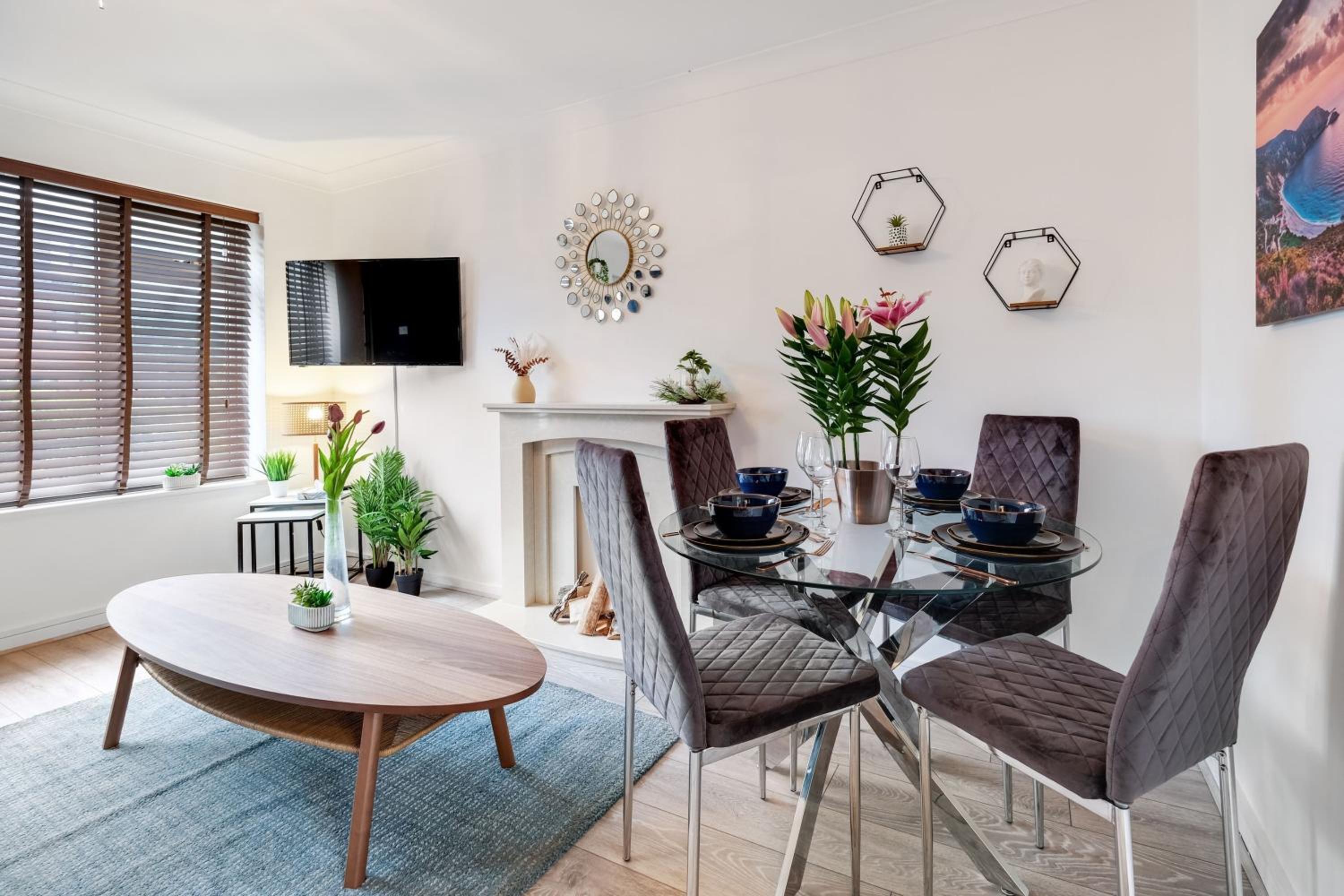 Bourne Court Attractive 1 bedroom Apt by MDPS view 2