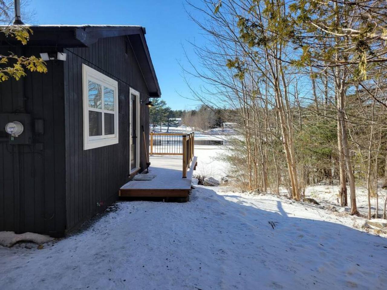 The Old Kettle Cabin with Hot Tub