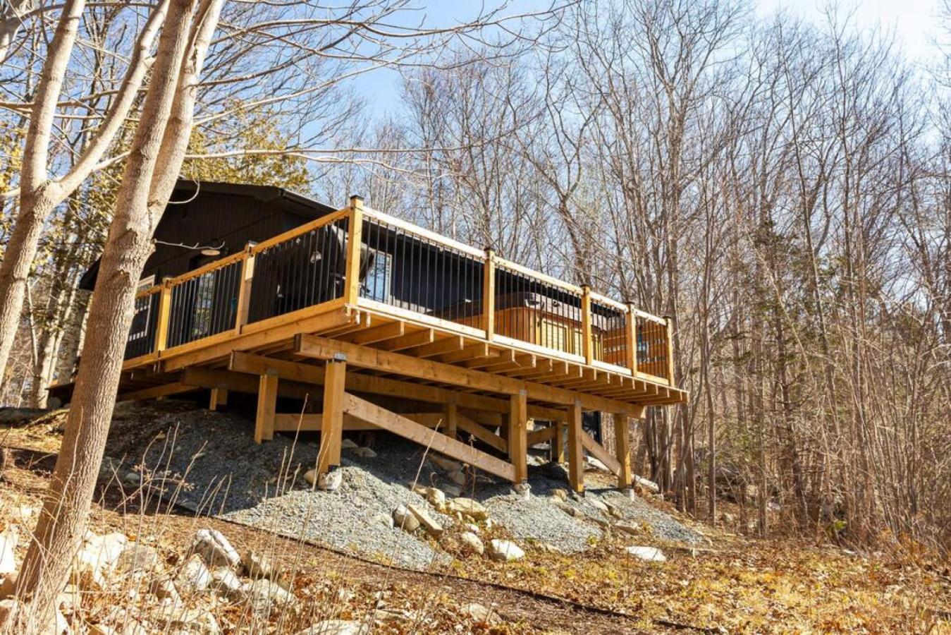 The Old Kettle Cabin with Hot Tub