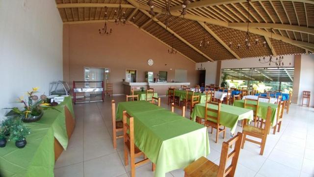Belo Apartamento no ALDEIA DO LAGO em Caldas Novas