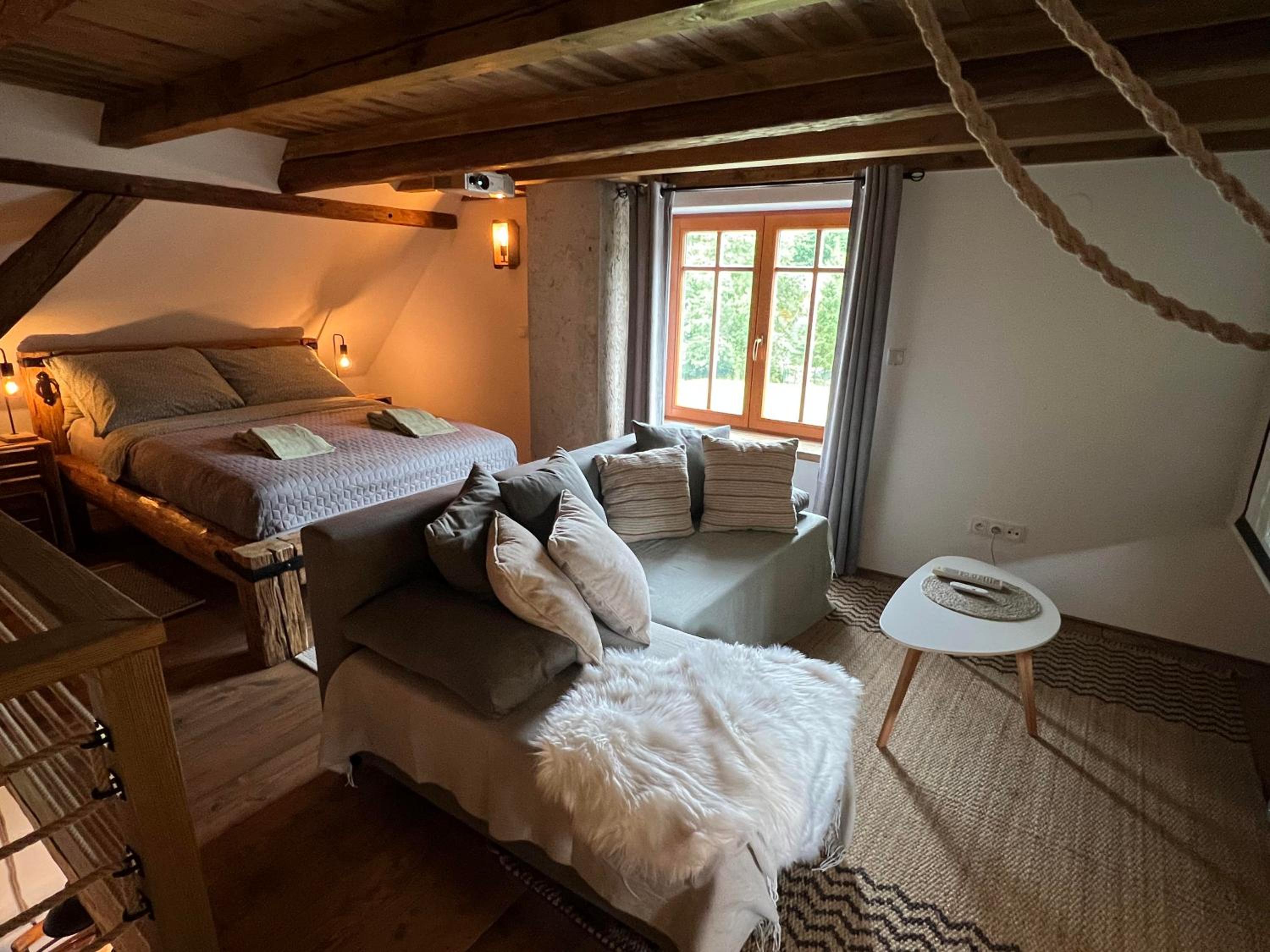 Little Cottage No.100