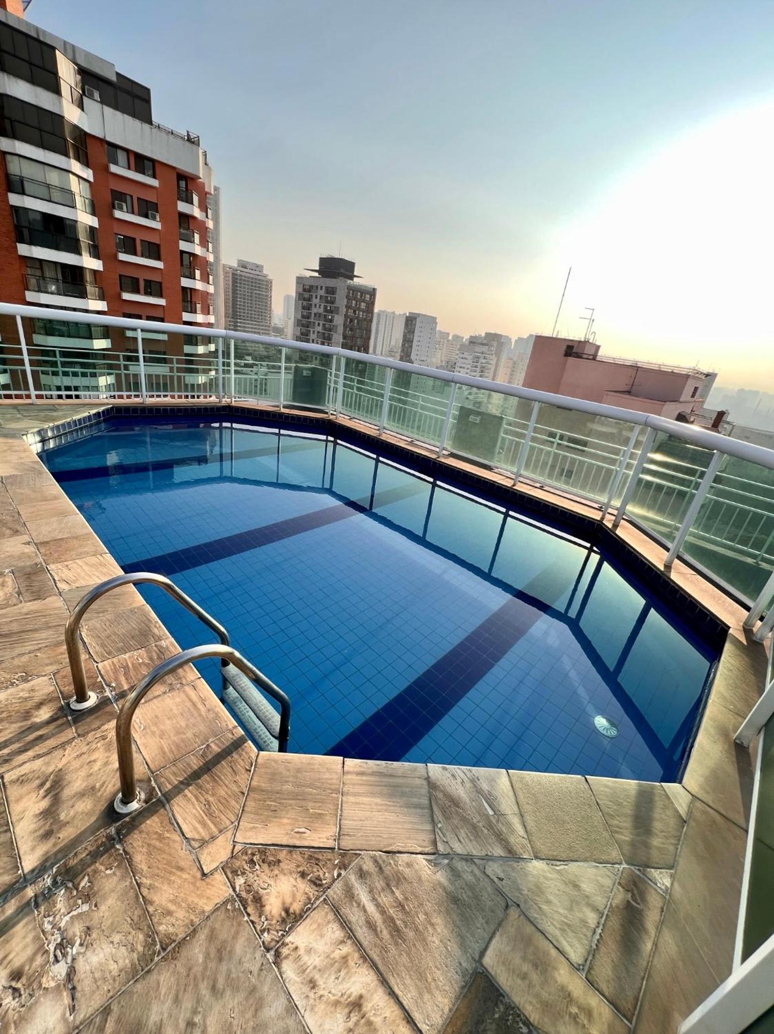 UNU 1006 Allianz: Piscina, Academia, Restaurante +