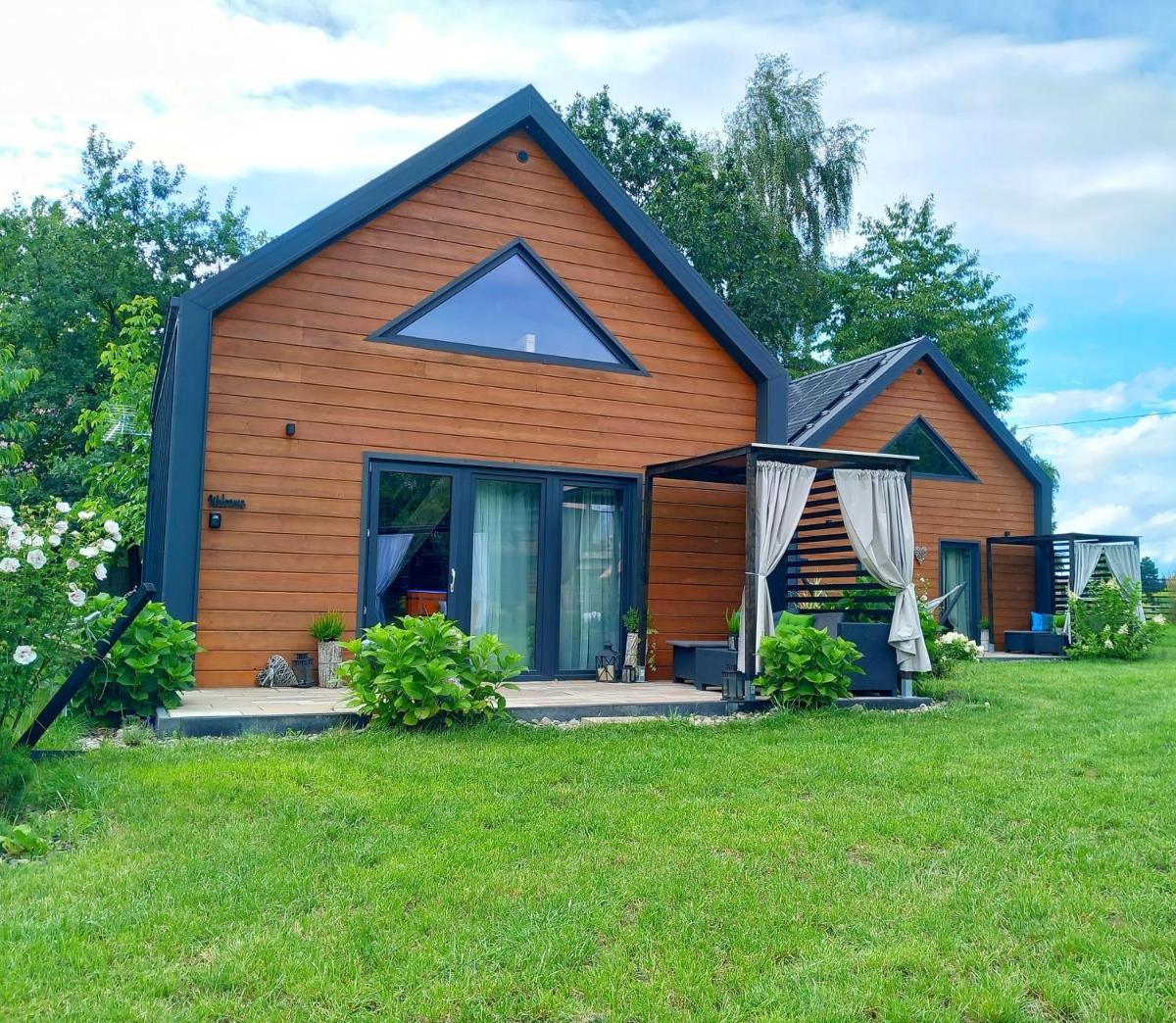 Hotel Eleonor Accommodation - Image 1