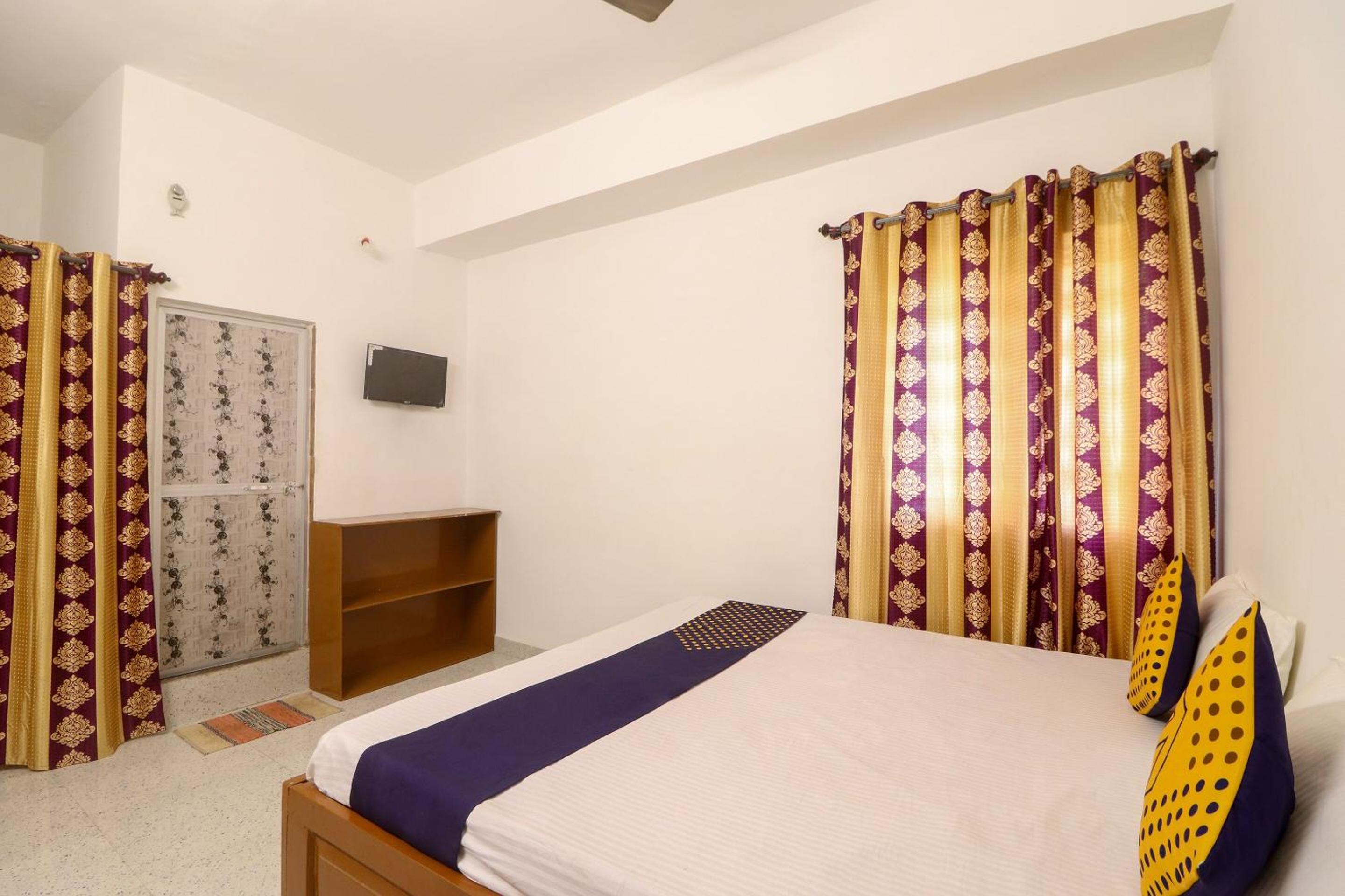 SPOT ON Hotel Om Kanha view 5