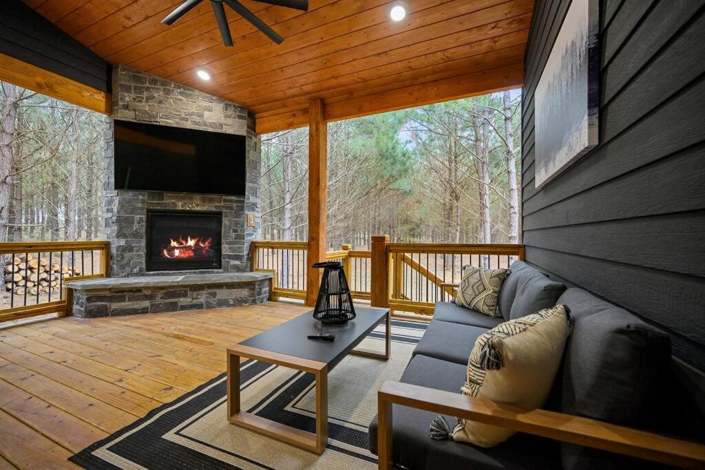 The Ember House - Luxury Honeymoon Cabin view 3