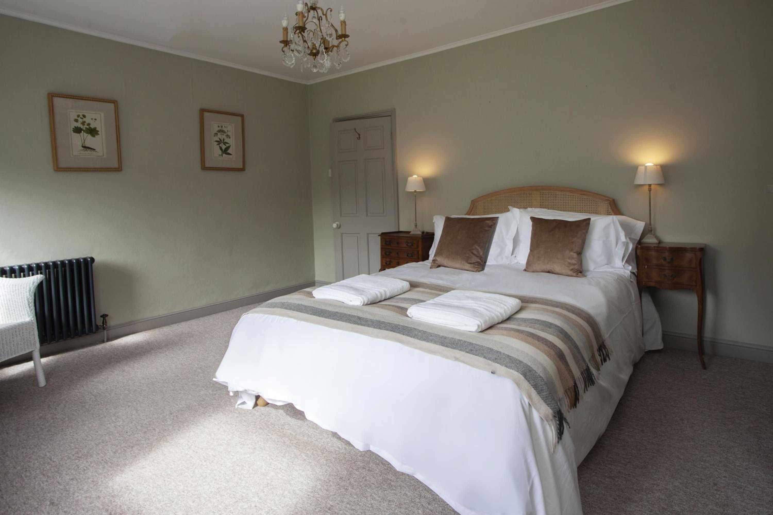 Artisan Cottage - Bath view 4