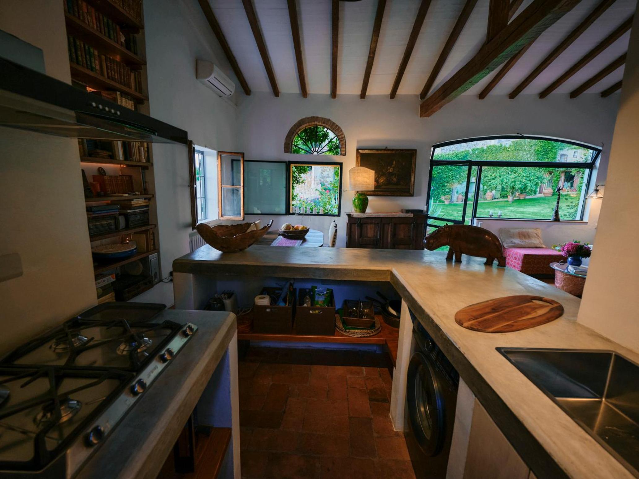 Charming cottage only for you, a hidden gem 10mn walk to historic center, stunning view