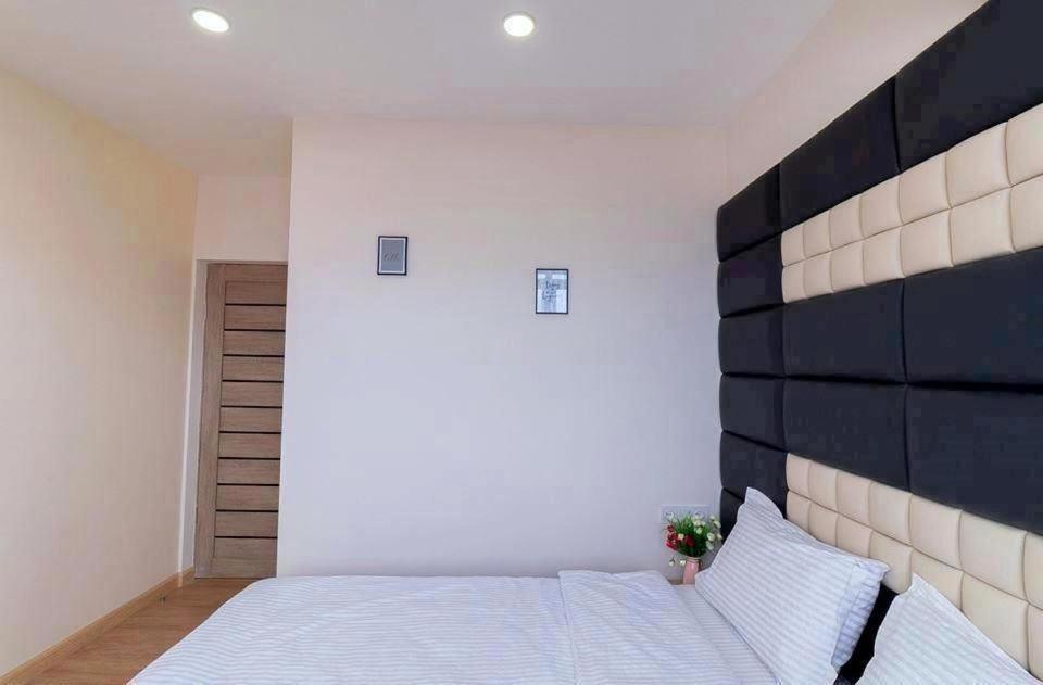 Stylish 2Bedroom + 2 Batroom Apartment , Amazing Location, City Center, by Opera