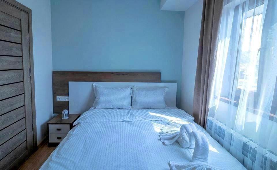 Stylish 2Bedroom + 2 Batroom Apartment , Amazing Location, City Center, by Opera