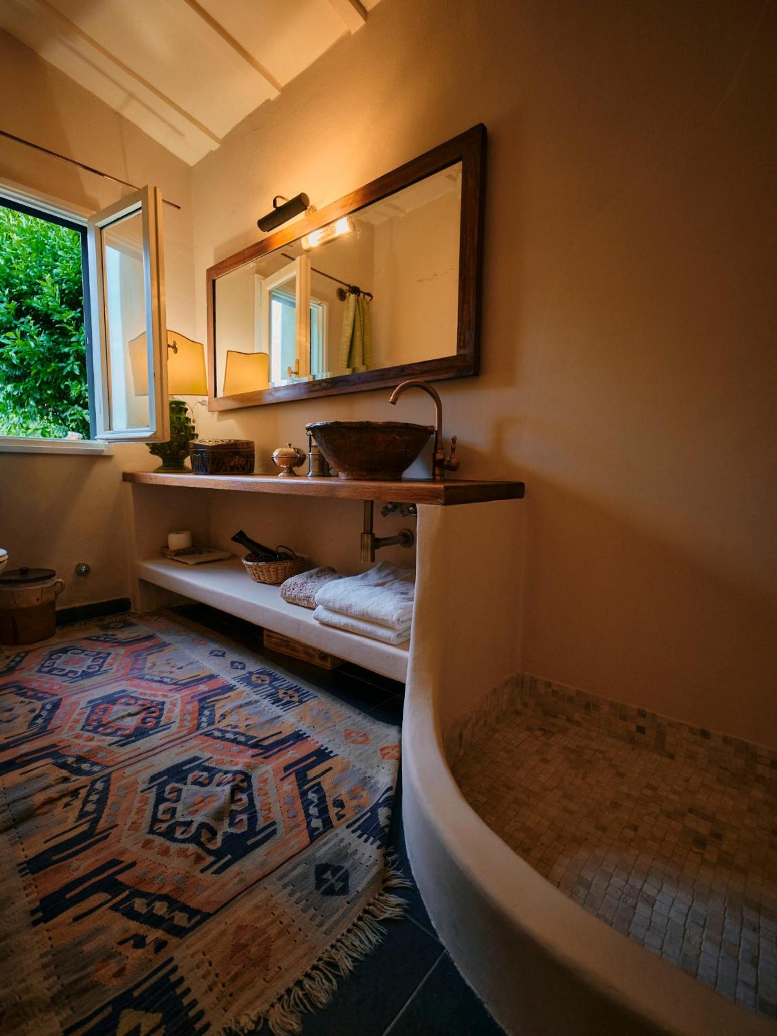 Charming cottage only for you, a hidden gem 10mn walk to historic center, stunning view