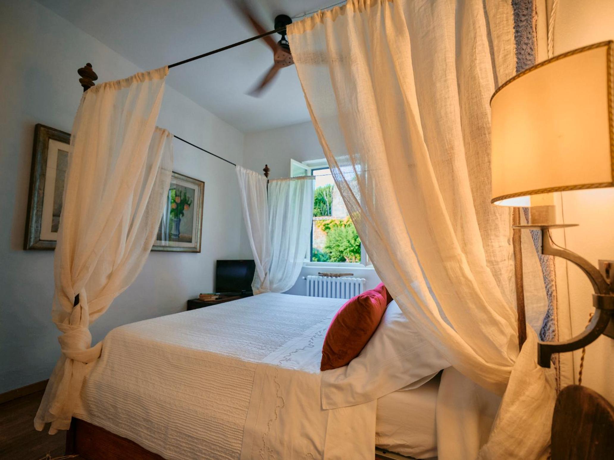 Charming cottage only for you, a hidden gem 10mn walk to historic center, stunning view
