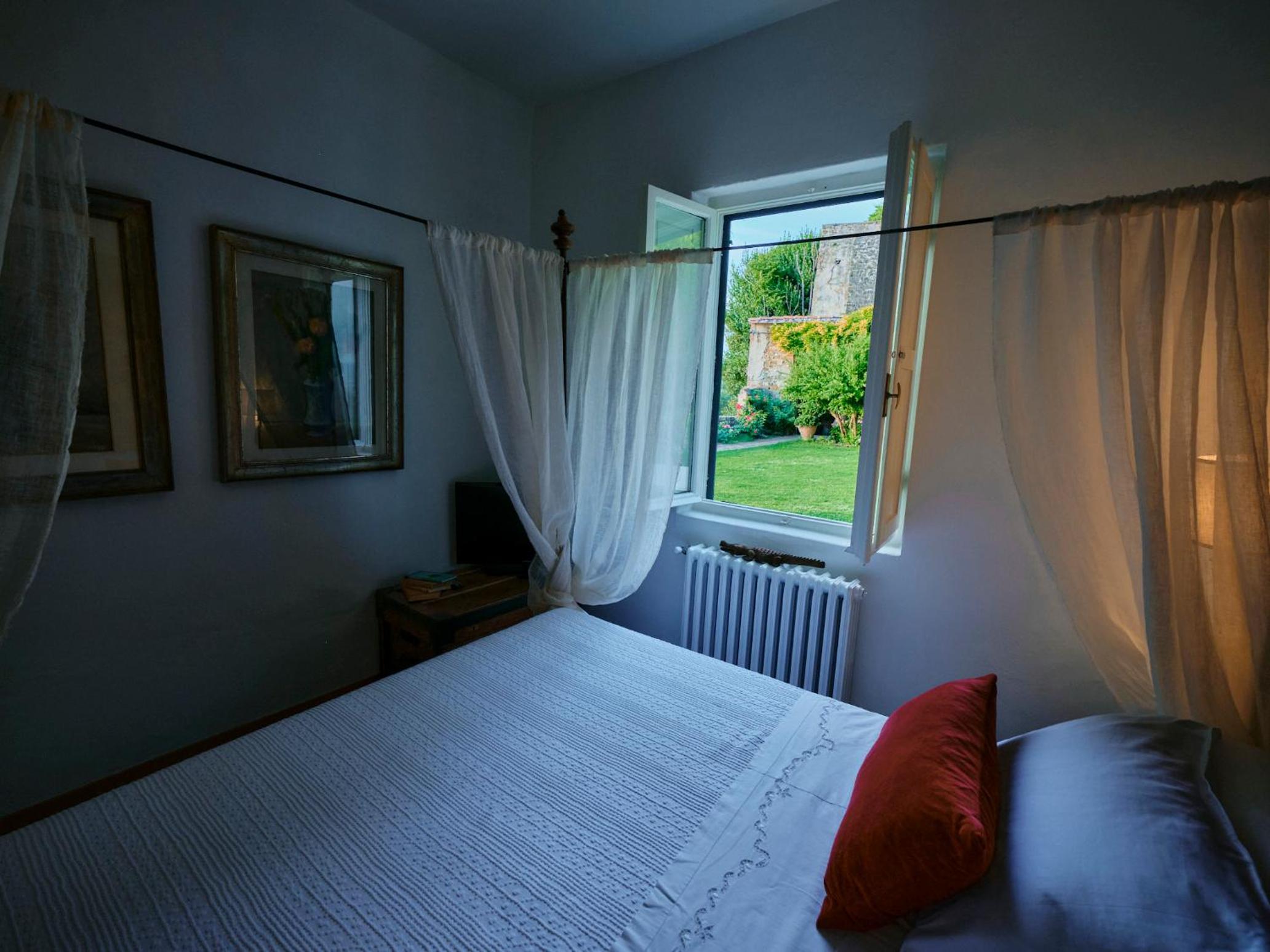 Charming cottage only for you, a hidden gem 10mn walk to historic center, stunning view