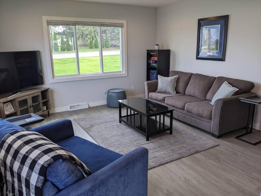 Renovated 2bed-1bath home, Lake WI, Ferry, Devil's Lake! - Property Image 32