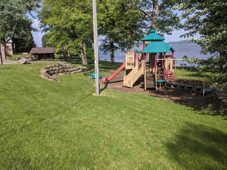 Renovated 2bed-1bath home, Lake WI, Ferry, Devil's Lake! - Property Image 13