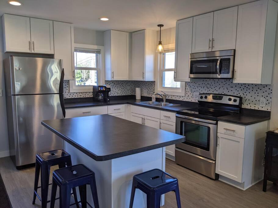 Renovated 2bed-1bath home, Lake WI, Ferry, Devil's Lake! - Property Image 33
