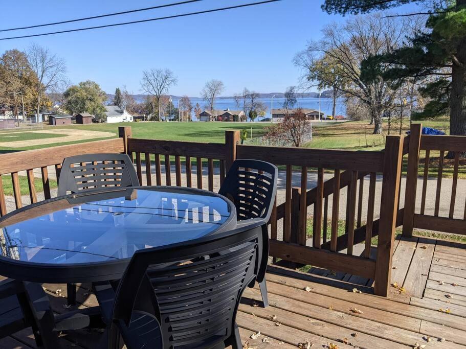 Renovated 2bed-1bath home, Lake WI, Ferry, Devil's Lake! - Property Image 8