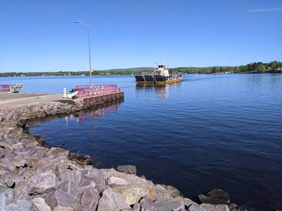 Renovated 2bed-1bath home, Lake WI, Ferry, Devil's Lake! - Property Image 11