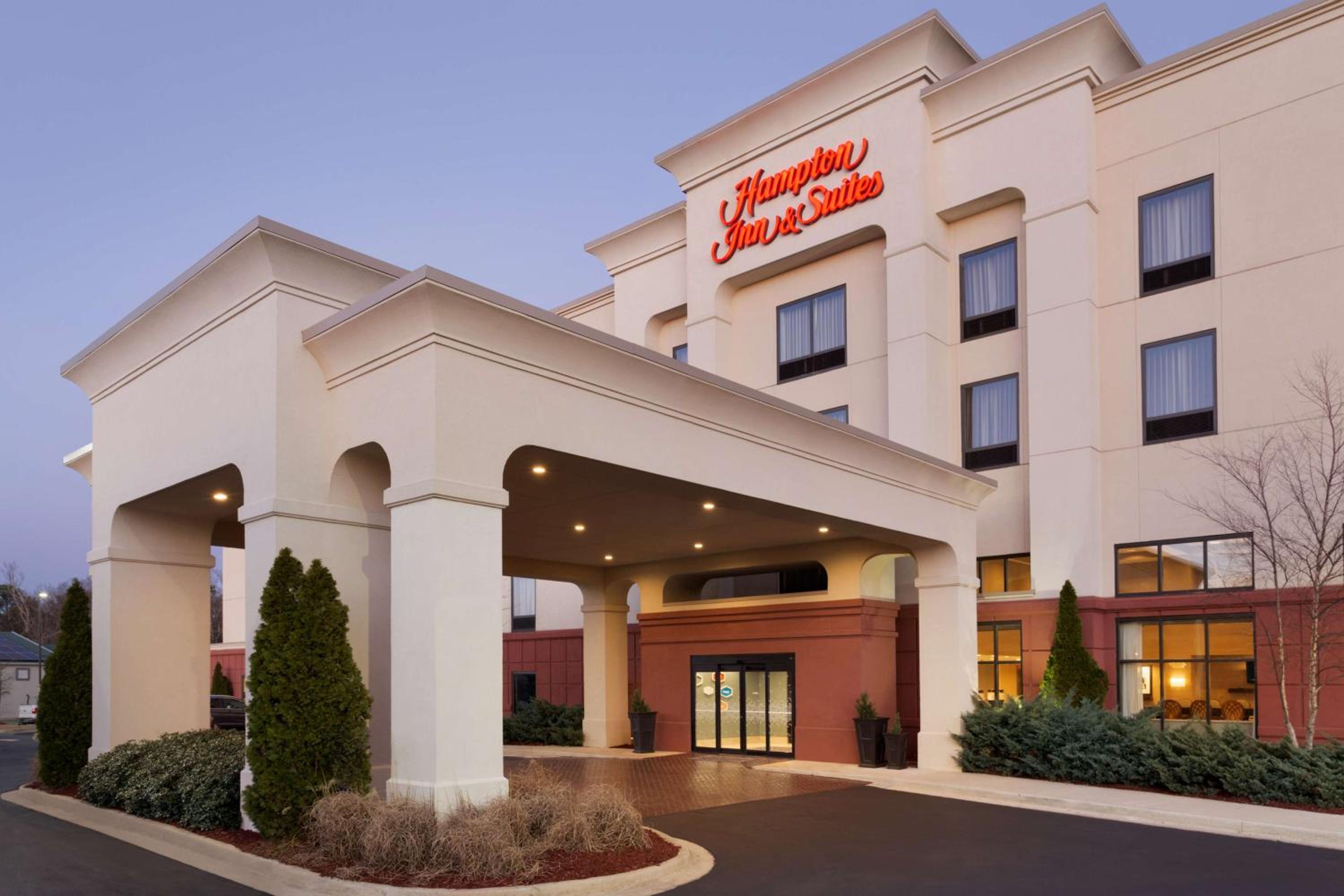 Hotel Hampton Inn & Suites Birmingham Airport Area - Image 1