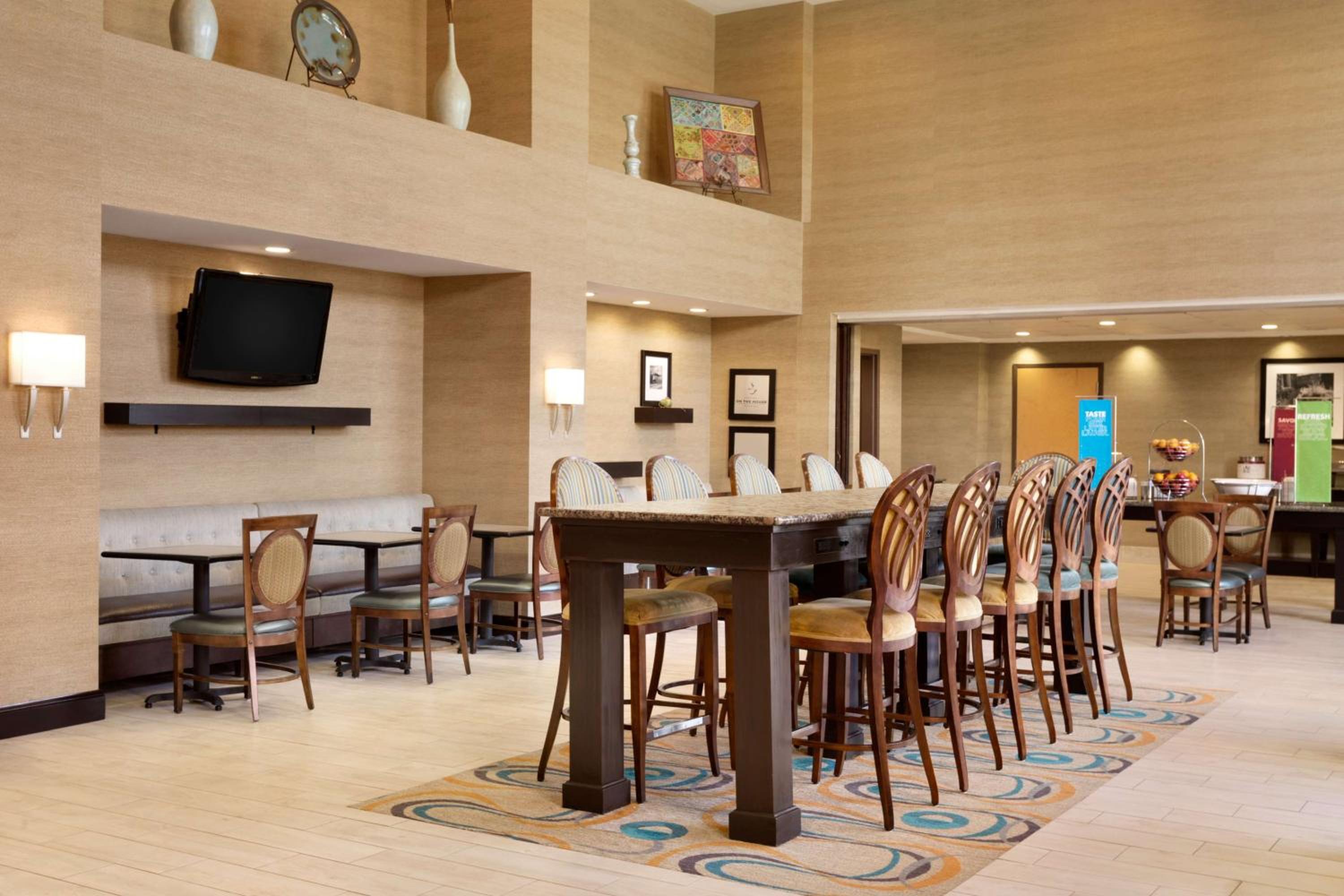 Birmingham Vacations - Hampton Inn  Suites Birmingham Airport Area - Property Image 23