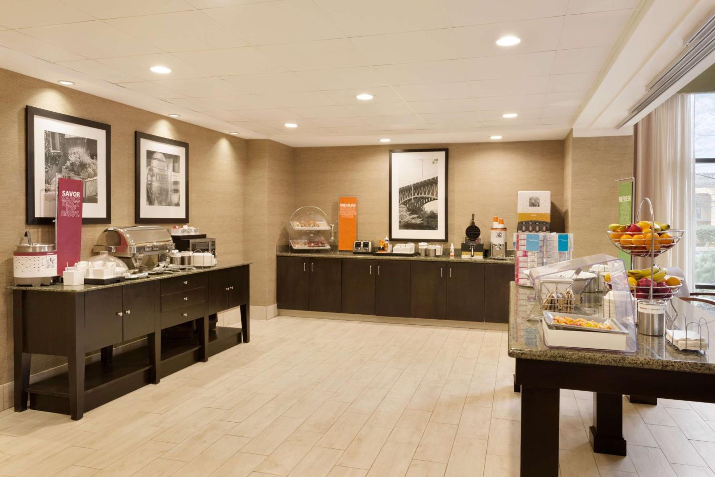 Birmingham Vacations - Hampton Inn  Suites Birmingham Airport Area - Property Image 21