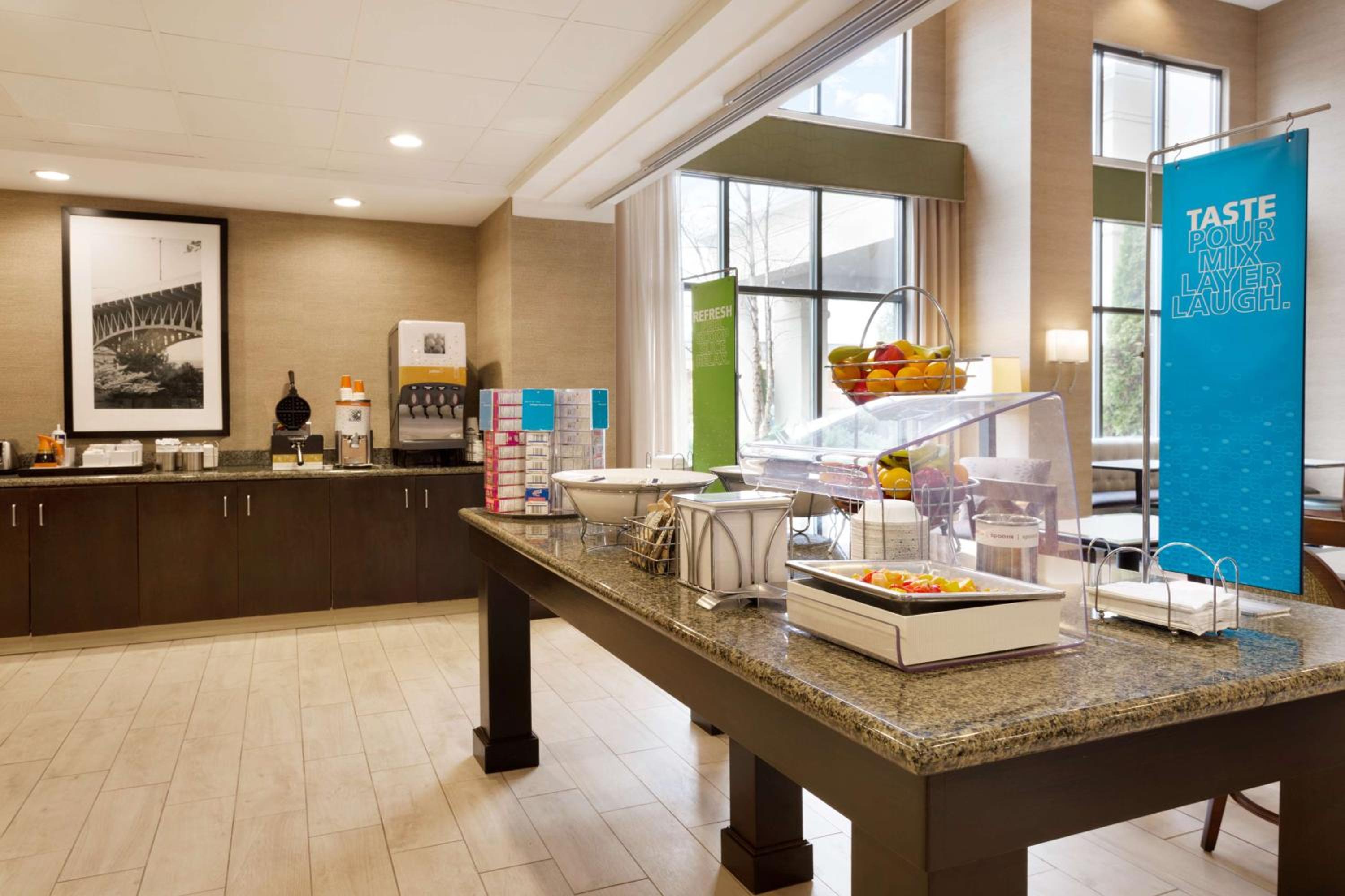 Birmingham Vacations - Hampton Inn  Suites Birmingham Airport Area - Property Image 20