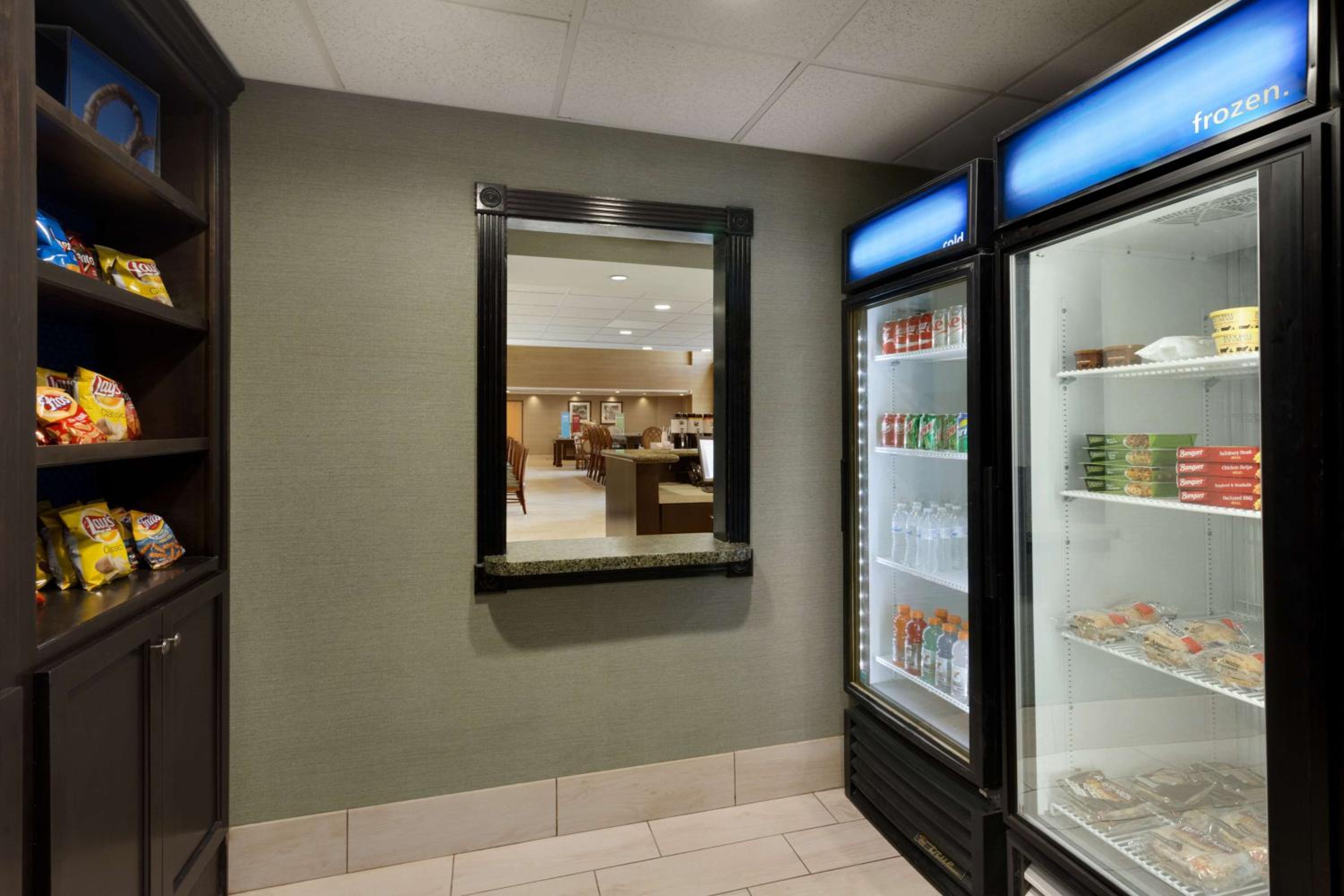 Birmingham Vacations - Hampton Inn  Suites Birmingham Airport Area - Property Image 18