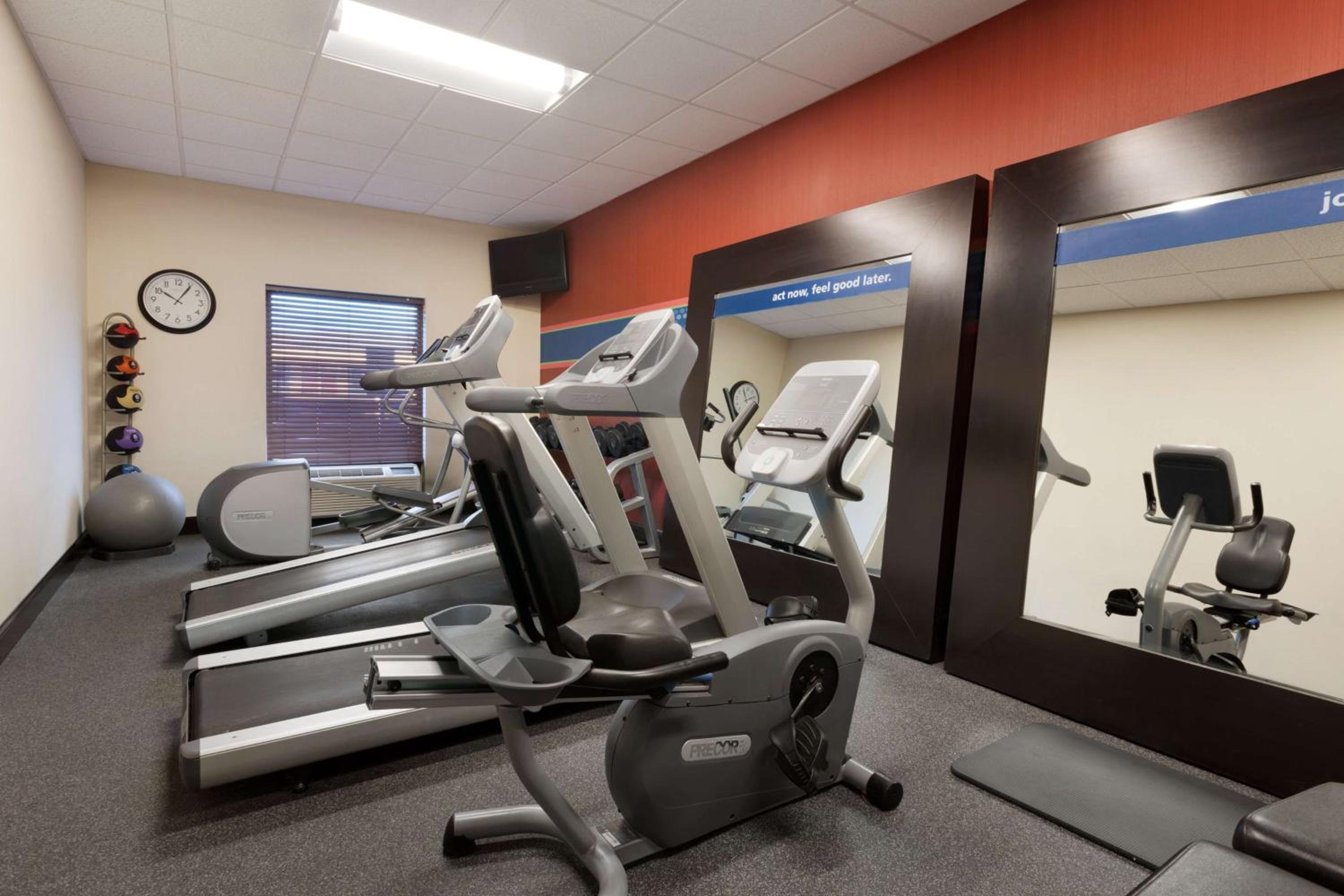 Birmingham Vacations - Hampton Inn  Suites Birmingham Airport Area - Property Image 17
