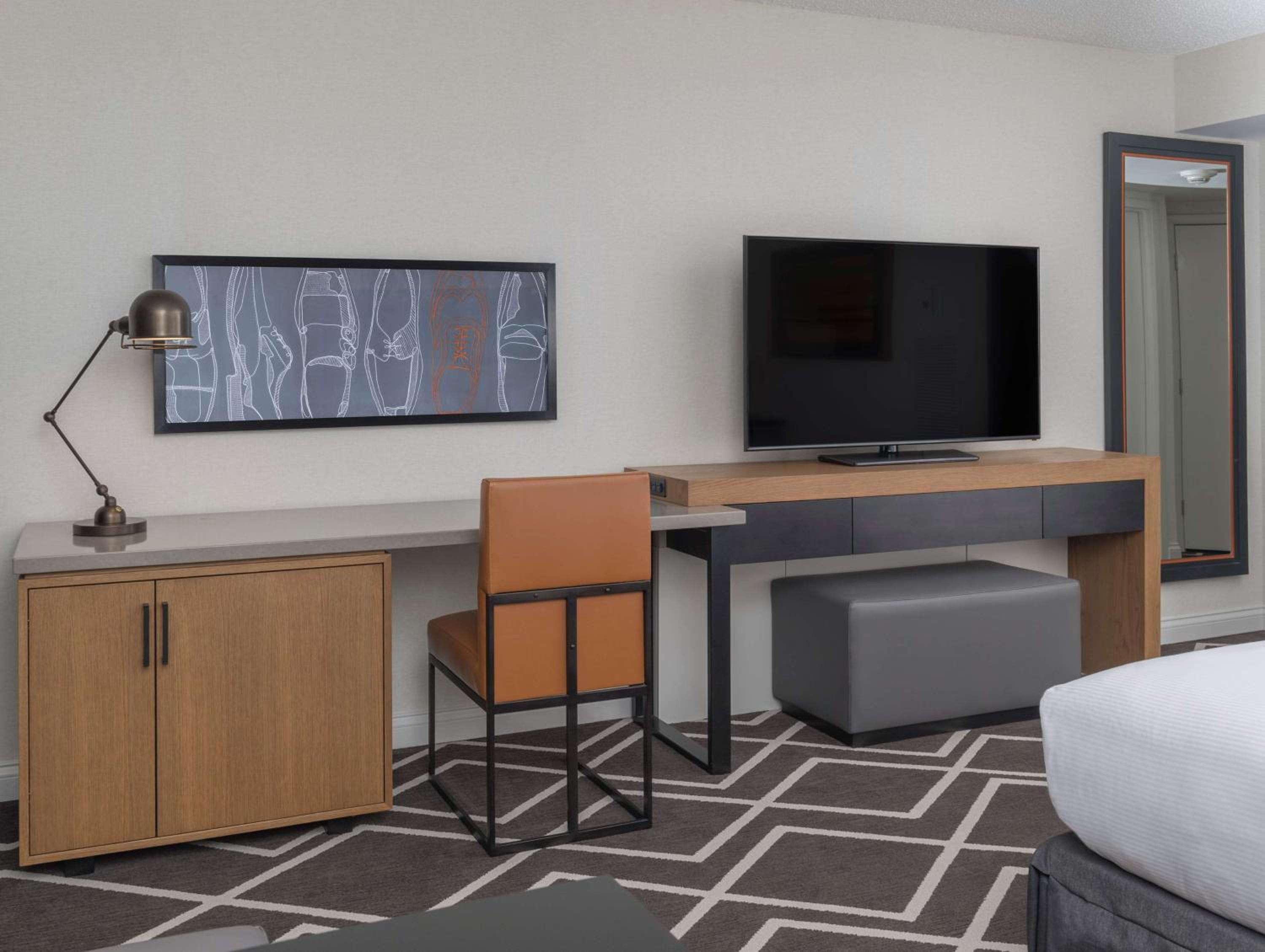 Boston Vacations - Hilton Boston-Woburn - Property Image 2