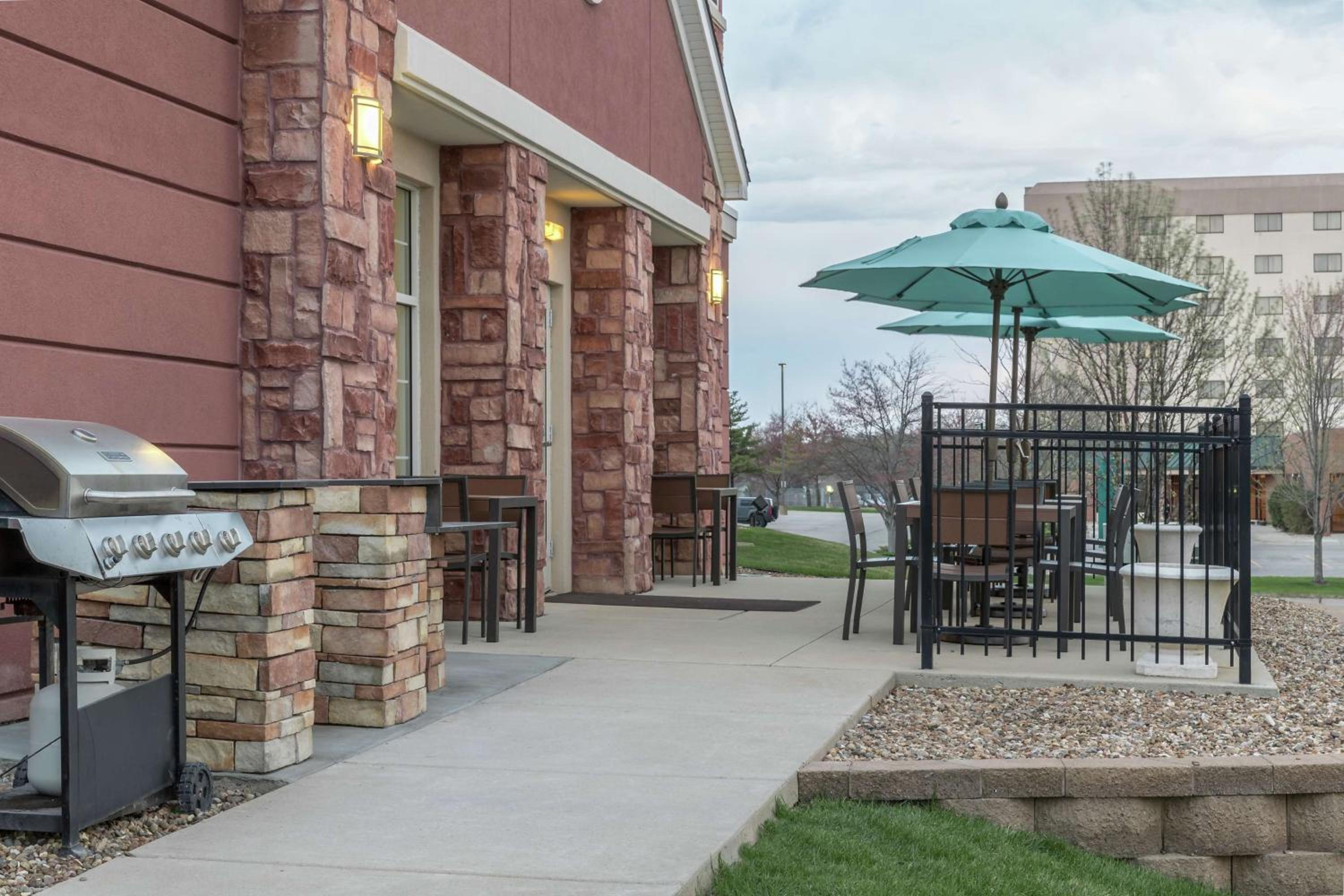 Cedar Rapids Vacations - Homewood Suites by Hilton Cedar Rapids-North - Property Image 2