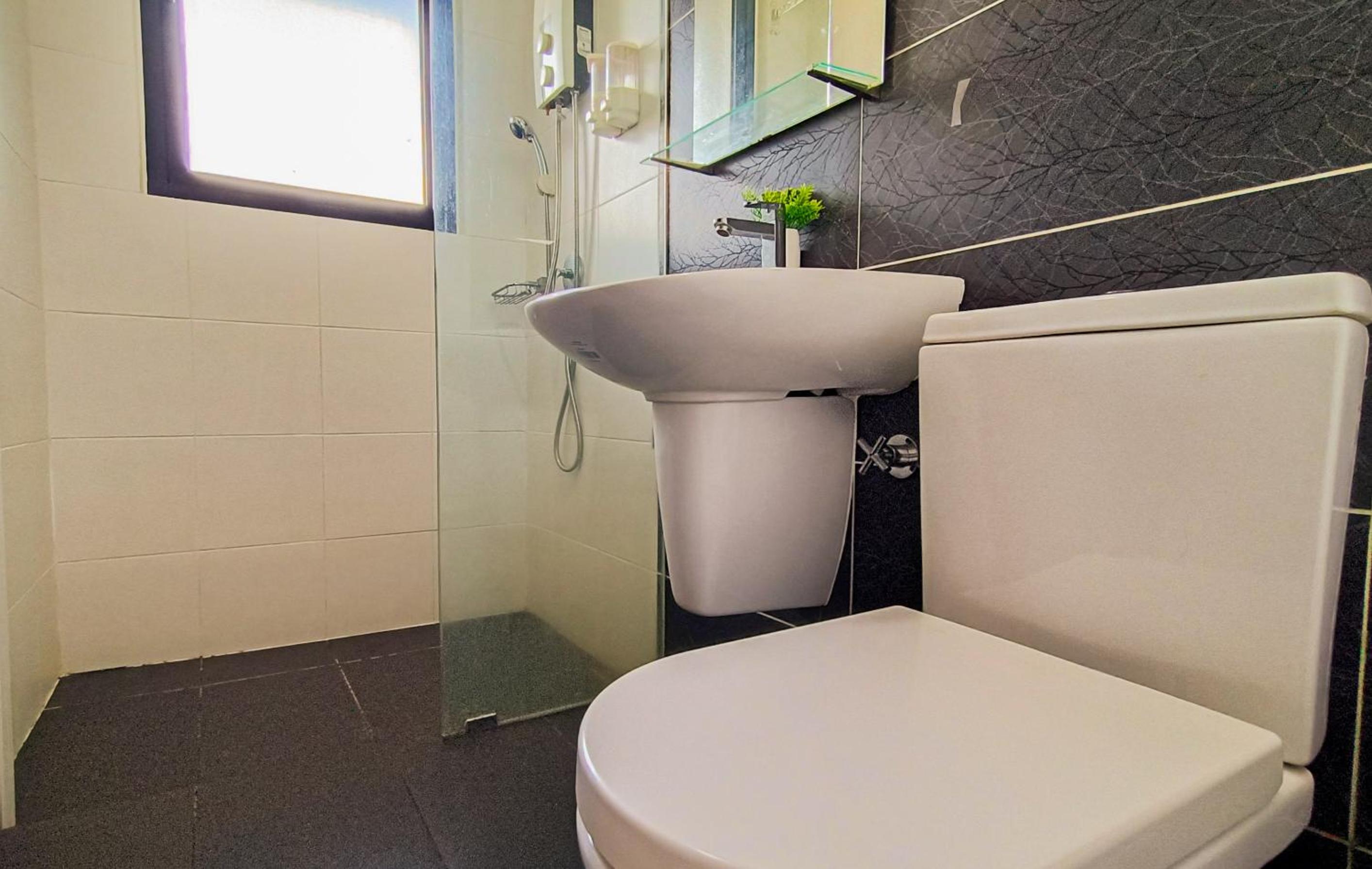 Loft Suite Seaview Near Johor Bahru Custom 7 pax